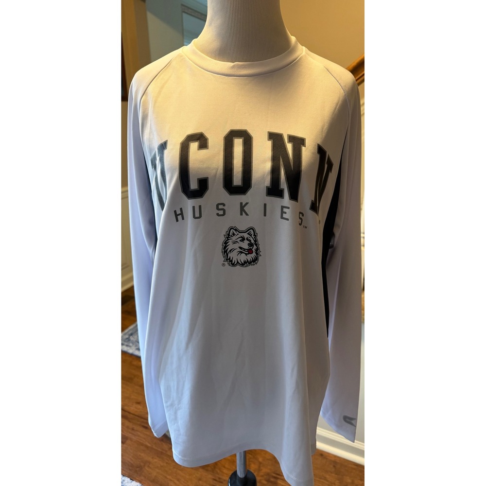 Colosseum Athletics UConn Huskies Mens Med White Long Sleeve Performance Shirt